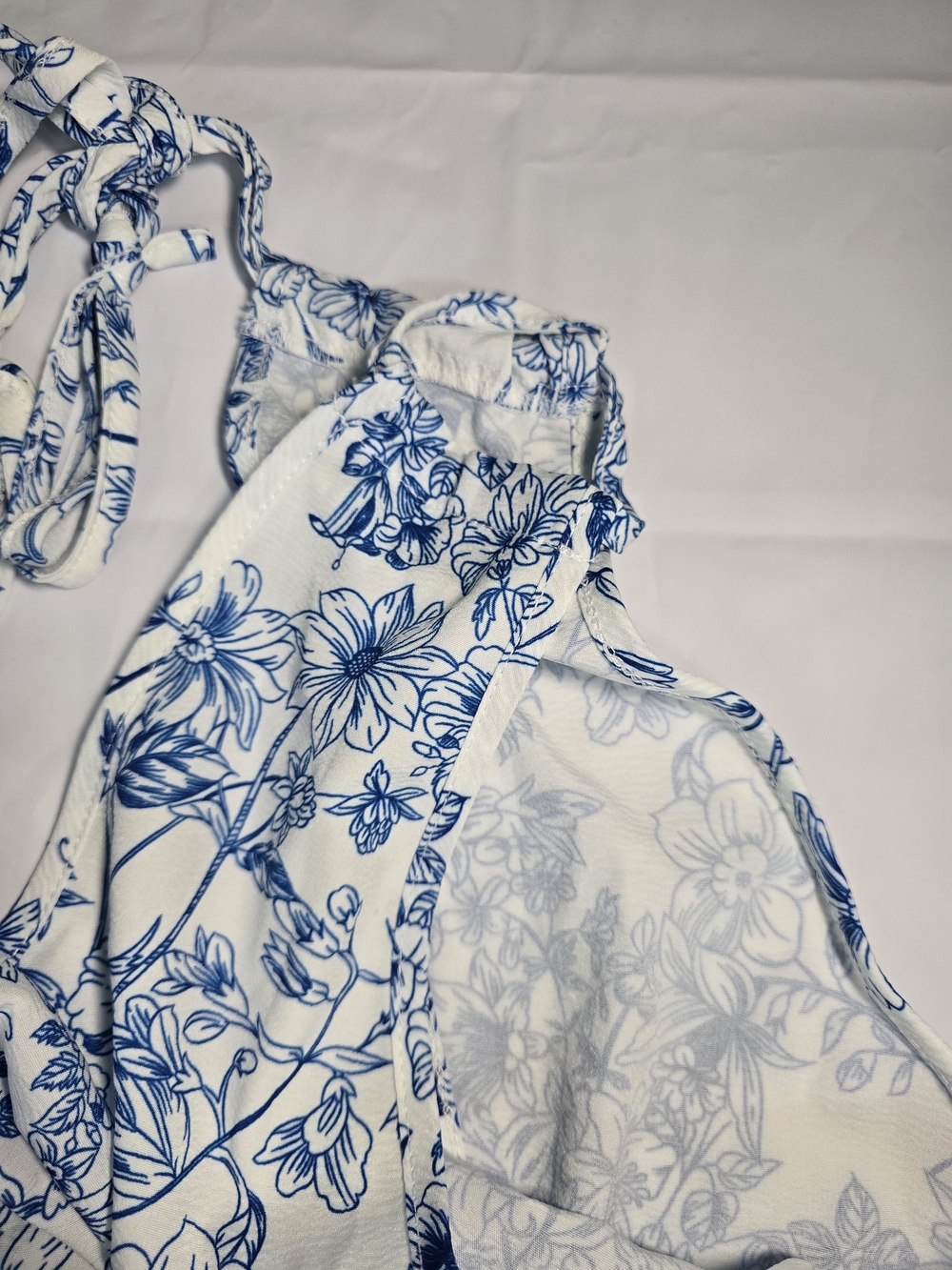 SHEIN Blue and White Floral Tie-Back Peplum Tank NWOT - Picture 5 of 15